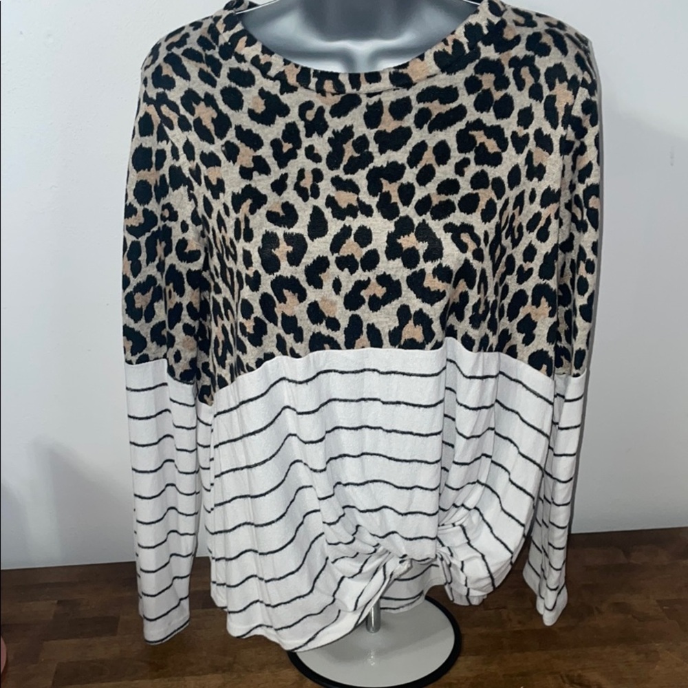 7th Ray Black and White Long Sleeve Tie Front Blouse